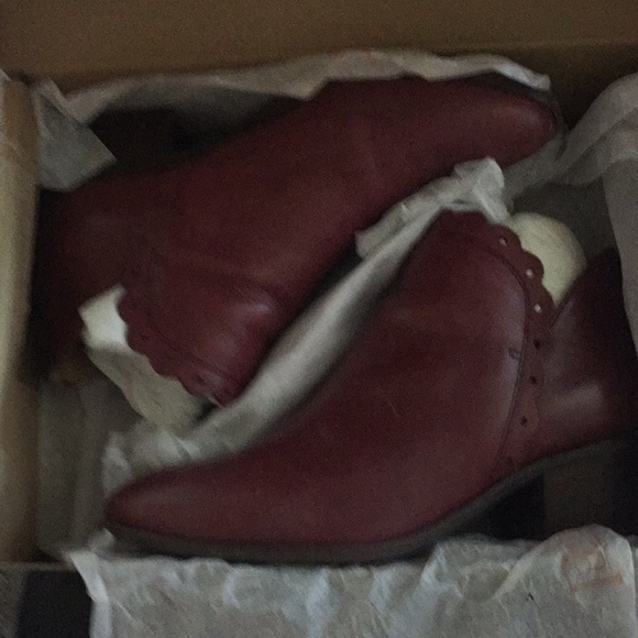 Burgundy boots - Picture 5 of 5